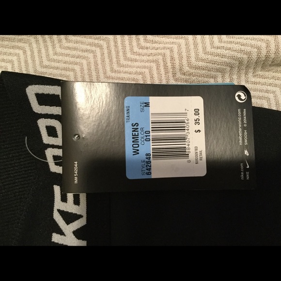 NWT Cropped Nike Pro Spandex - Picture 2 of 4